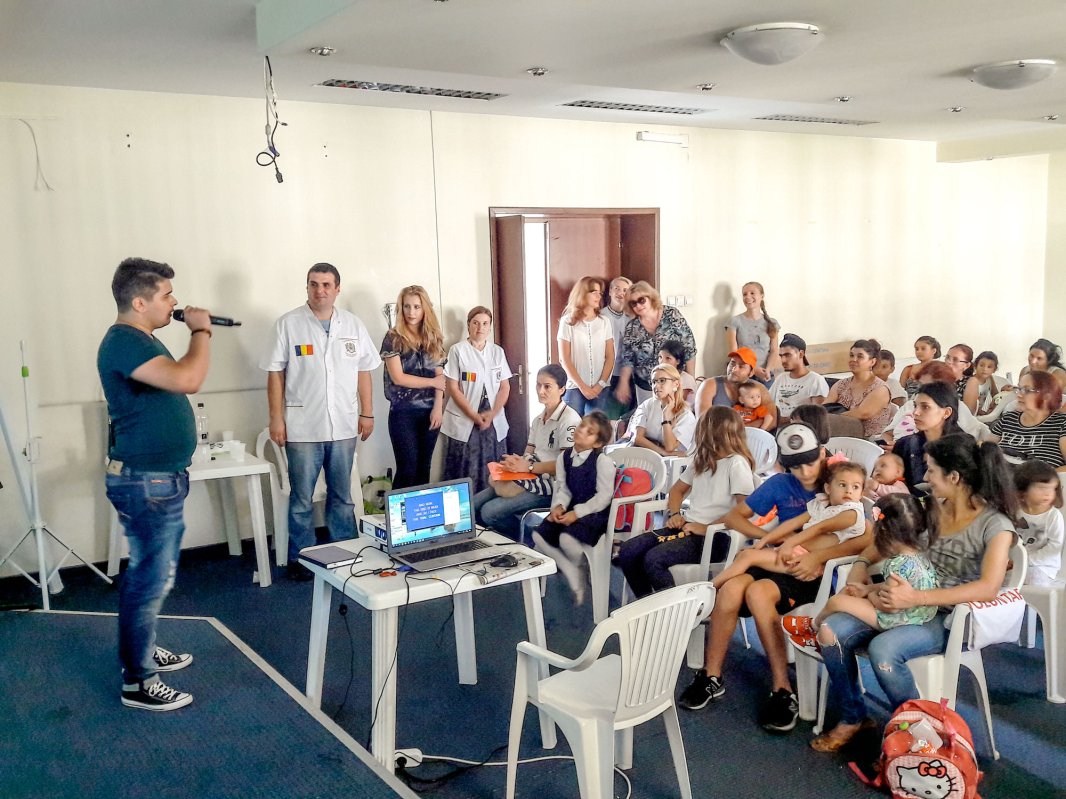 Ghiozdane cu rechizite pentru elevi bucureșteni 31709