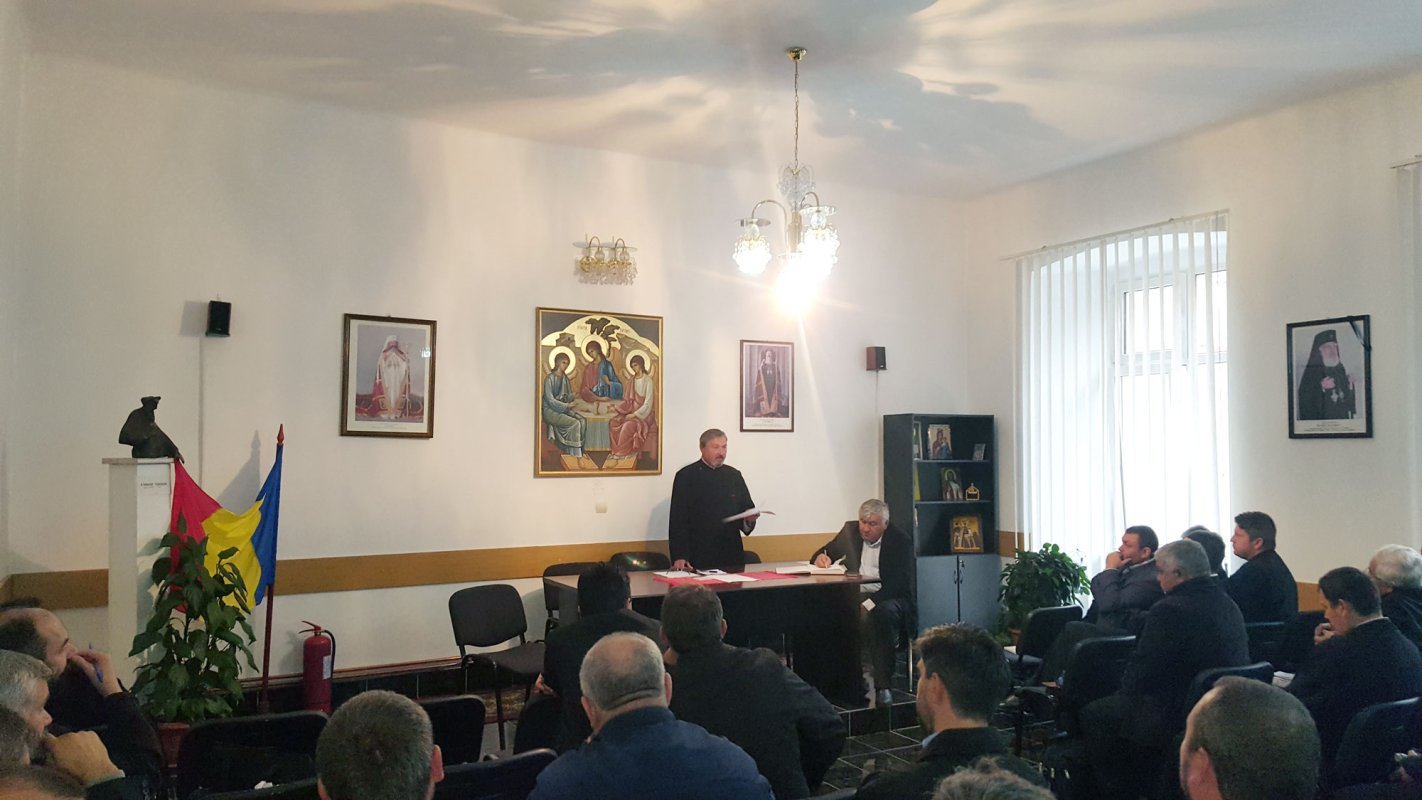 Şedinţe lunare cu preoţii, la protopopiatele Dej şi Bistriţa 31669