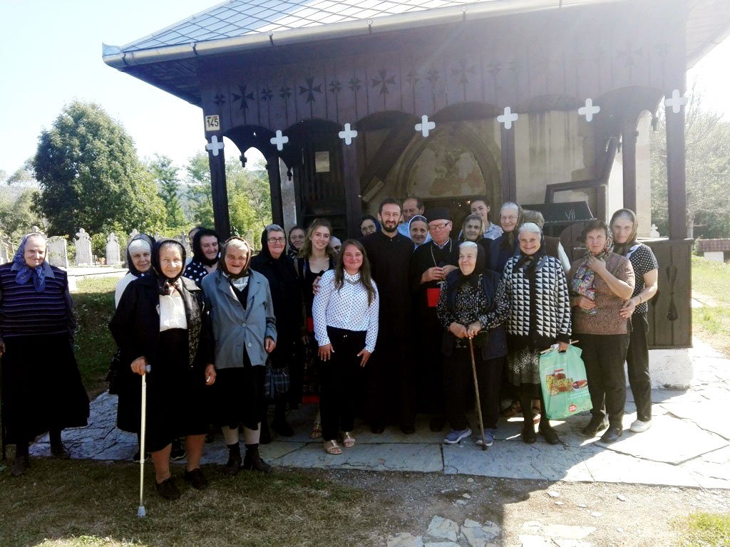 Vârstnici ocrotiţi de Filantropia Ortodoxă, pelerini în Hunedoara 31665