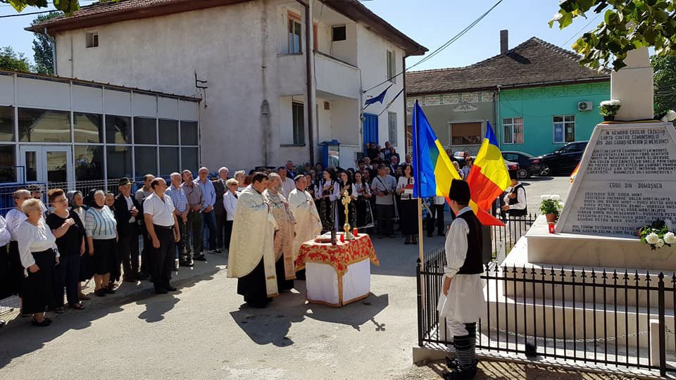 Cinstirea luptătorilor anticomuniști la Teregova 31617