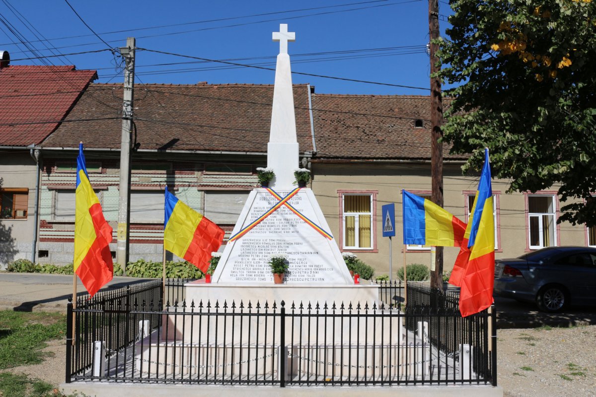 Cinstirea luptătorilor anticomuniști la Teregova 31618