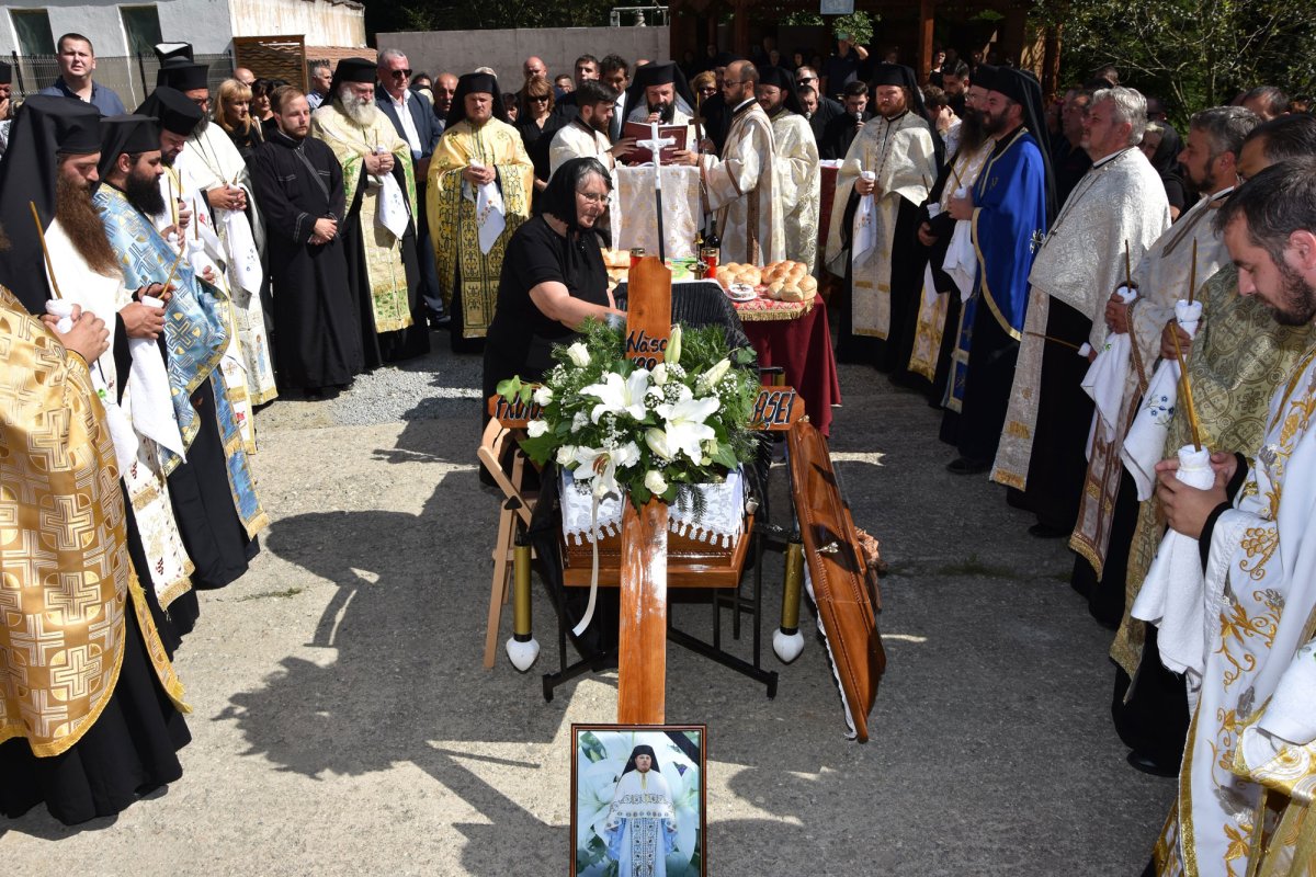 Părintele Hristofor Abălașei a fost condus pe ultimul drum 31620