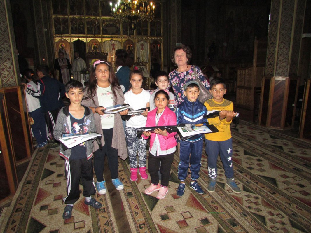 Rechizite şcolare pentru 2.719 elevi vâlceni 31615