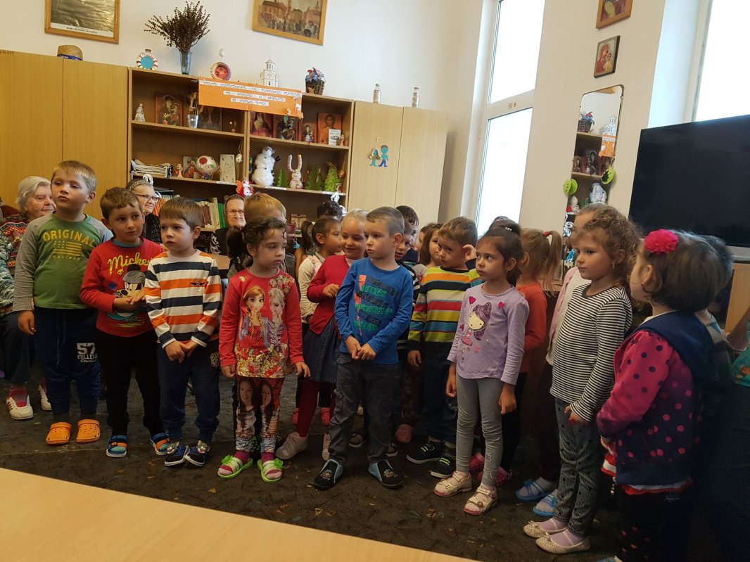 Activităţi cu vârstnicii la Centrul „Sfântul Nicolae” – Mociu 31545