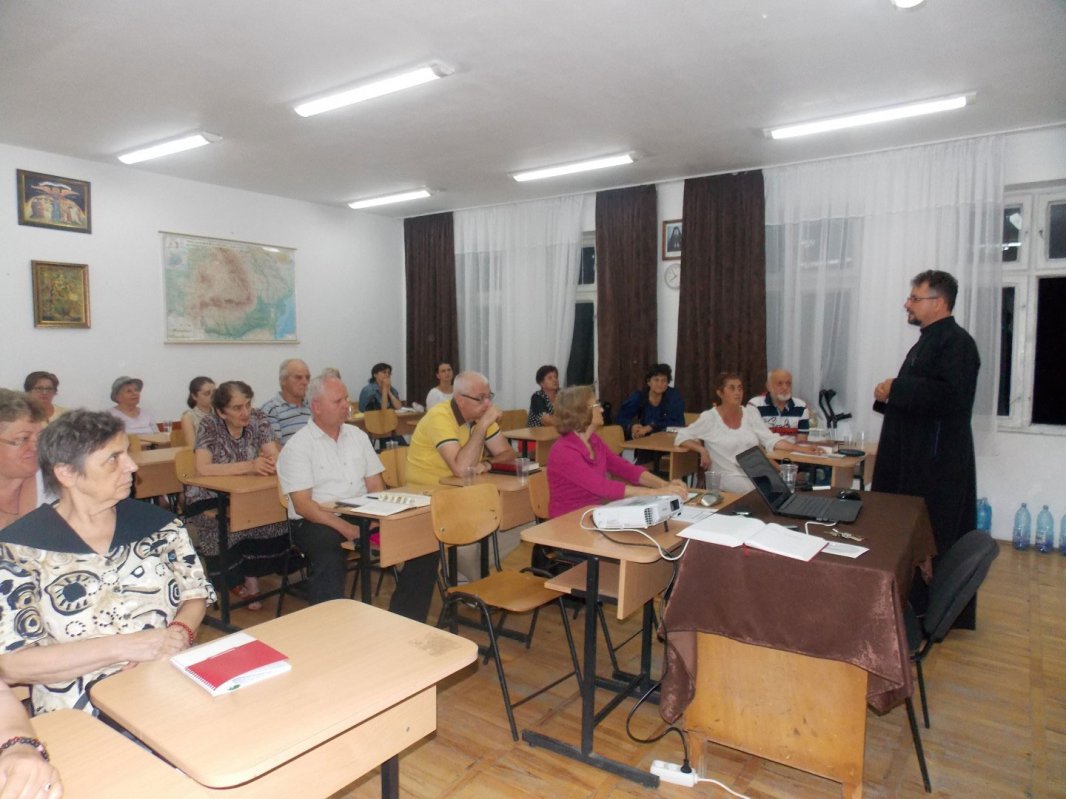 Cateheze pentru adulţi la Seminarul Teologic din Râmnic 31554