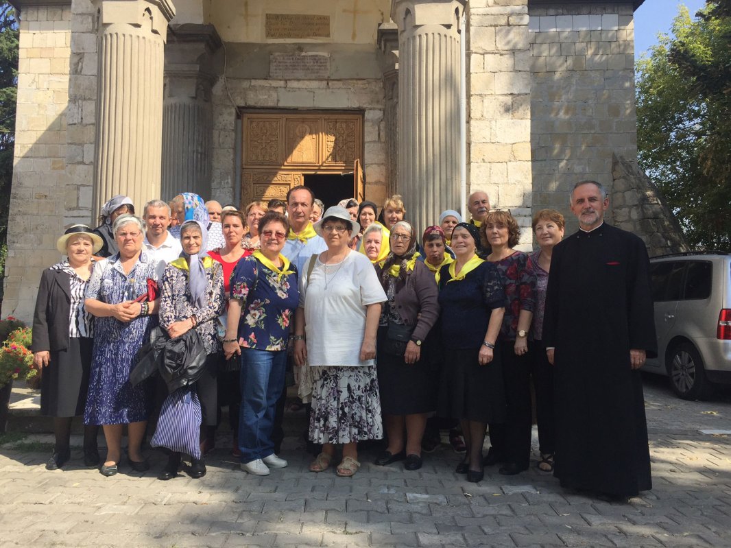 Pelerinaj al credincioșilor de la Parohia Balta Albă 31575