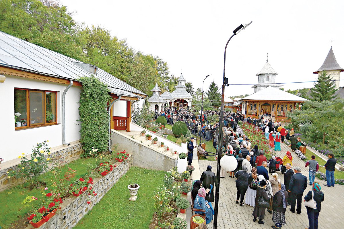 Sărbătoarea Sfântului Teodosie de la Mănăstirea Brazi 31474