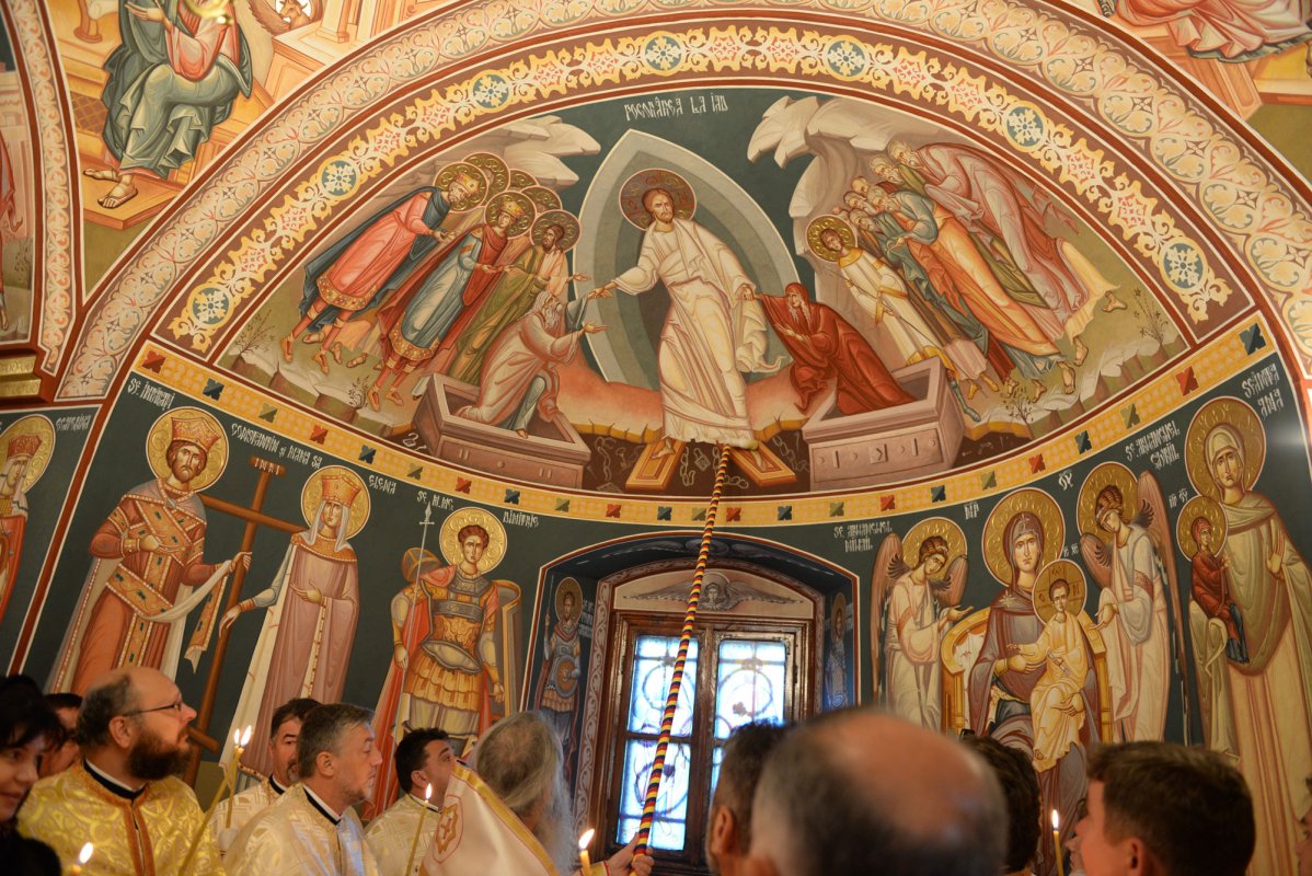 IPS Teofan a resfinţit Biserica „Sfinţii Arhangheli Mihail şi Gavriil” din Poiana, comuna Vorona 31364