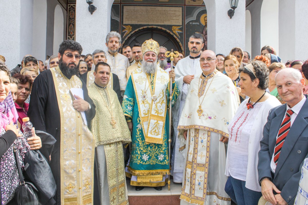 Biserica „Sfânta Treime” din Târgu Jiu, resfinţită 31313