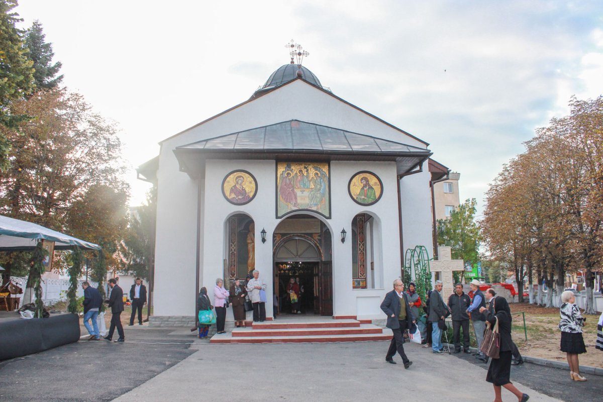 Biserica „Sfânta Treime” din Târgu Jiu, resfinţită 31316