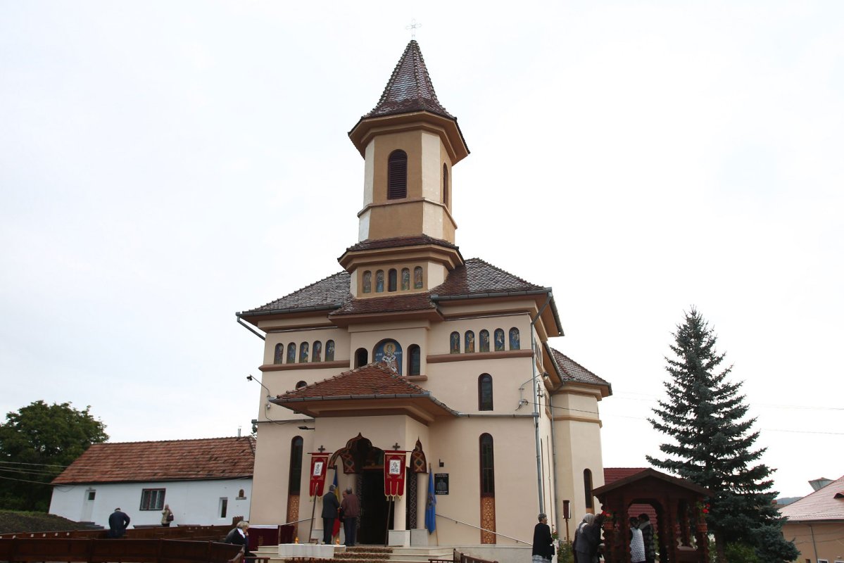 Slujiri arhiereşti în duminica a 18-a după Rusalii 31300