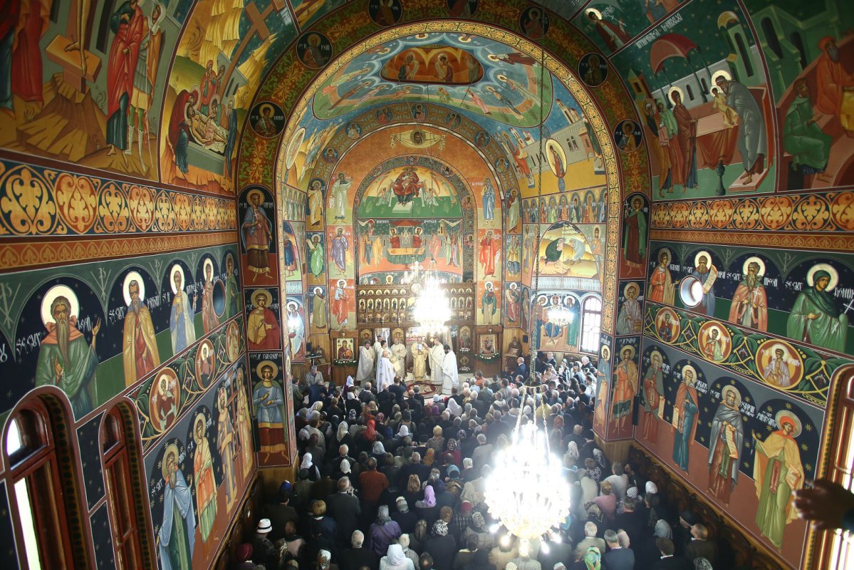 Slujiri arhiereşti în duminica a 18-a după Rusalii 31301