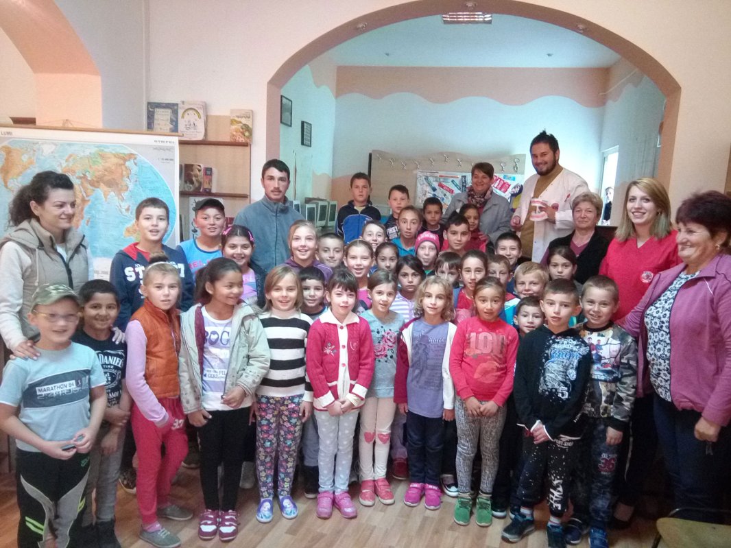 Activitate de profilaxie dentară la Apoldu de Jos, Sibiu 31245