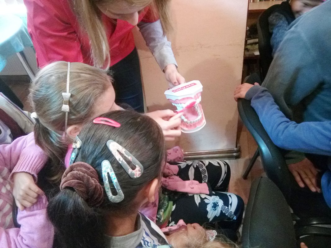 Activitate de profilaxie dentară la Apoldu de Jos, Sibiu 31247