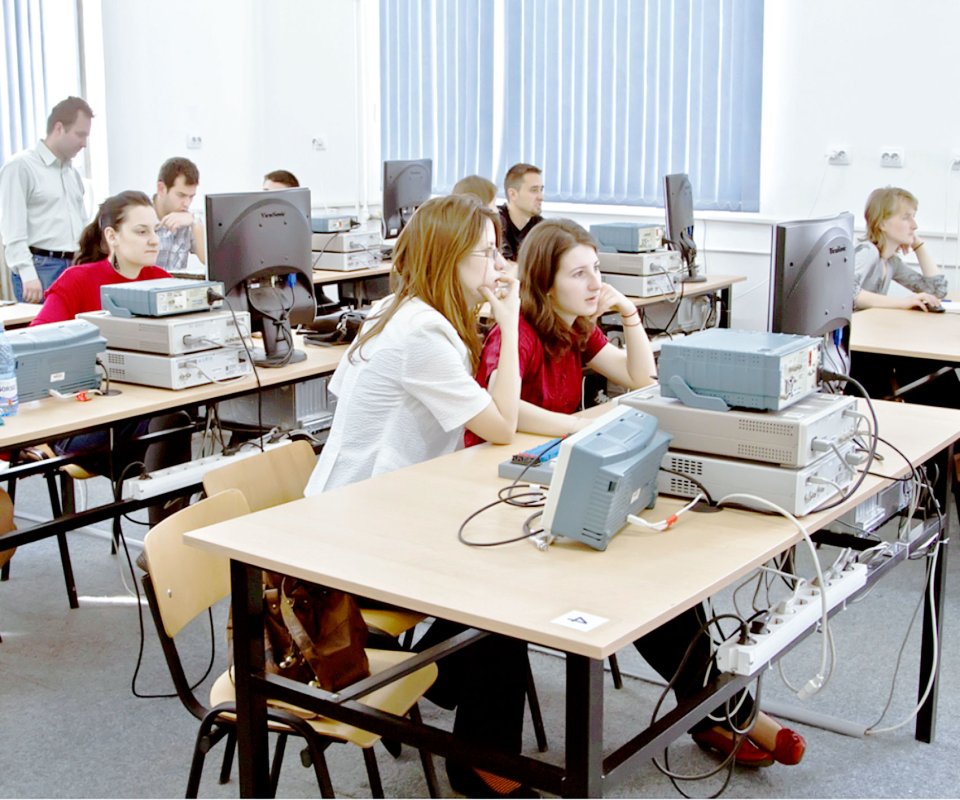 Început de an în universităţile tehnice 31292