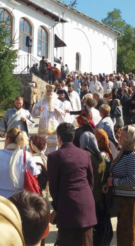 Înnoire şi sfinţire în Parohia Costişa II 31236