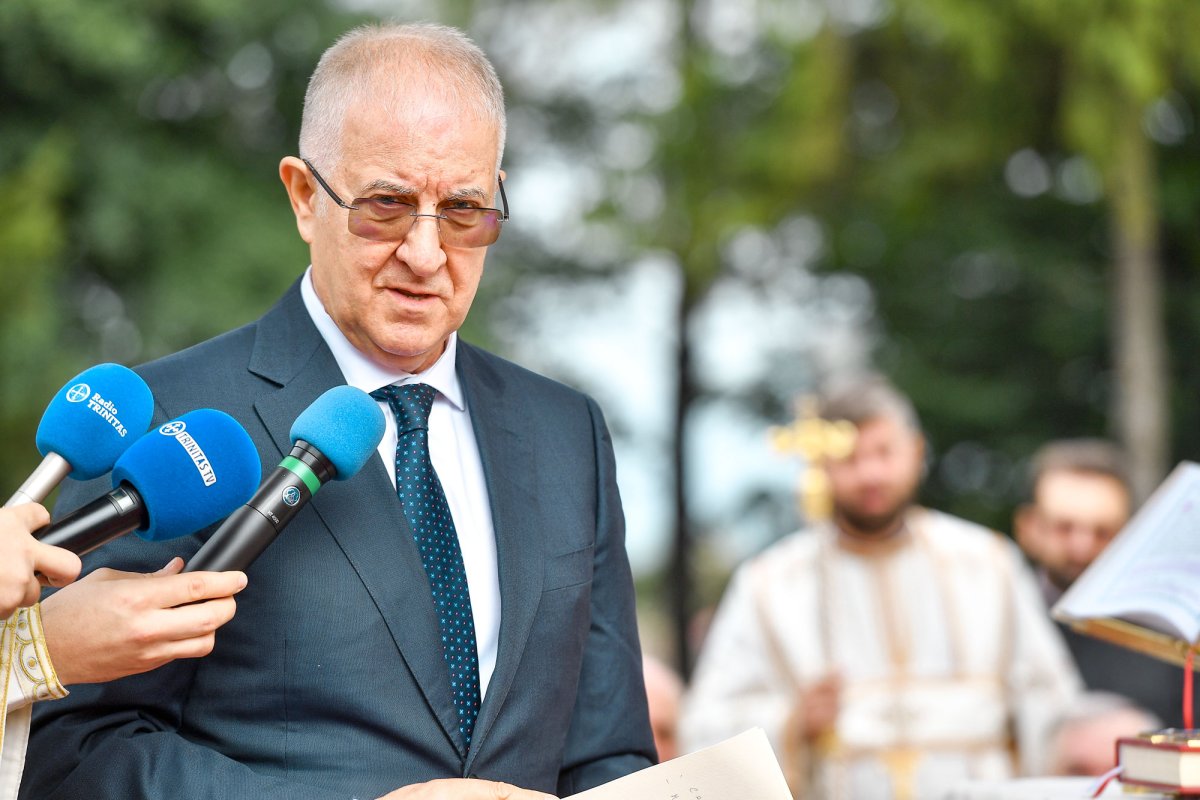 Patriarhul României a săvârşit Sfânta Liturghie la Curtea de Argeş 31280