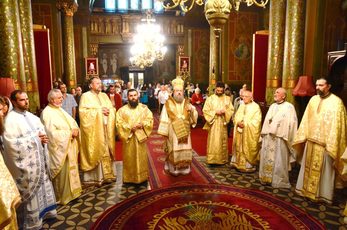 Slujire arhierească la Biserica „Sfântul Silvestru” din Capitală 31285