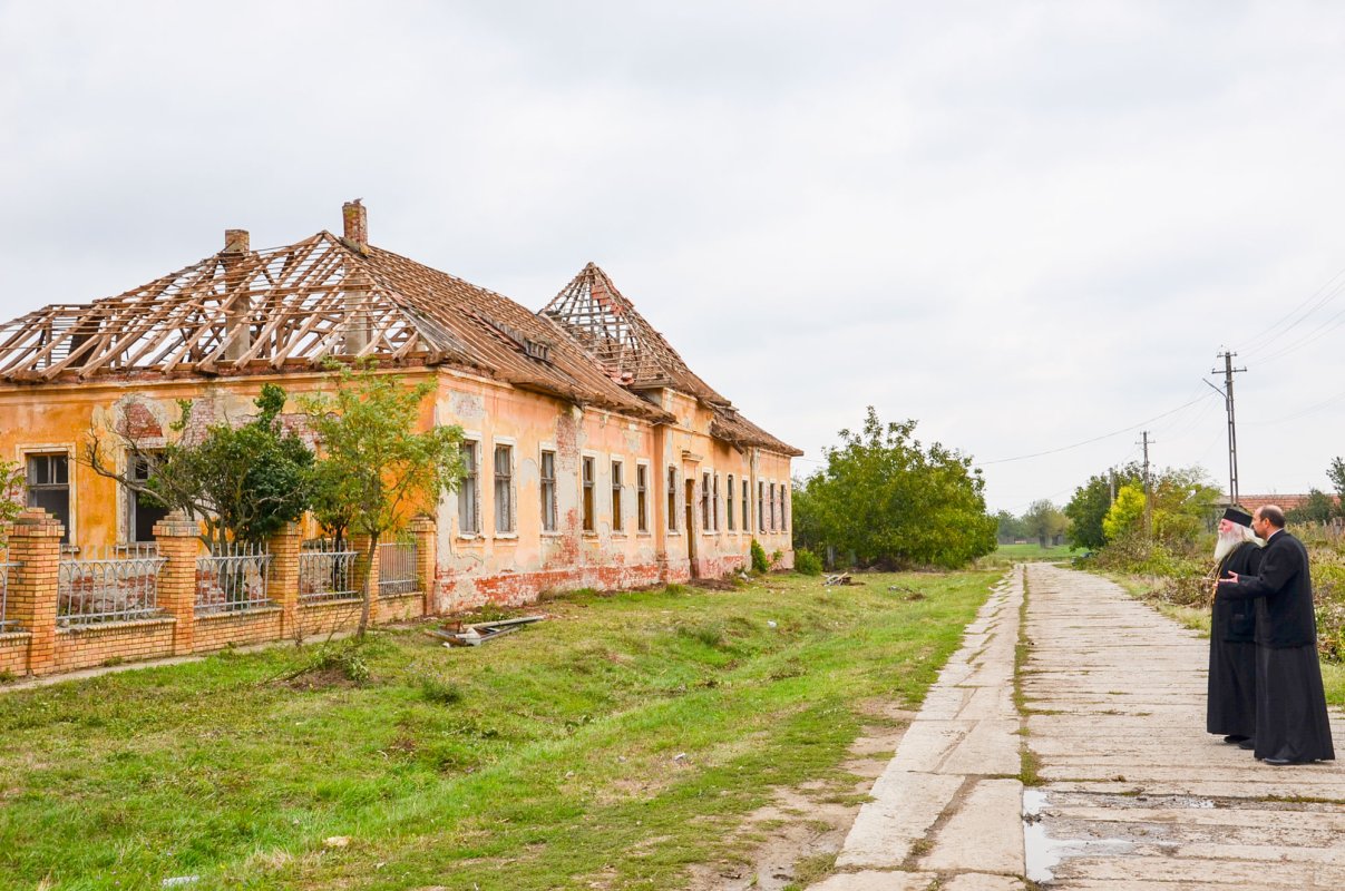 Vizită pastorală în parohiile afectate de furtună 31267