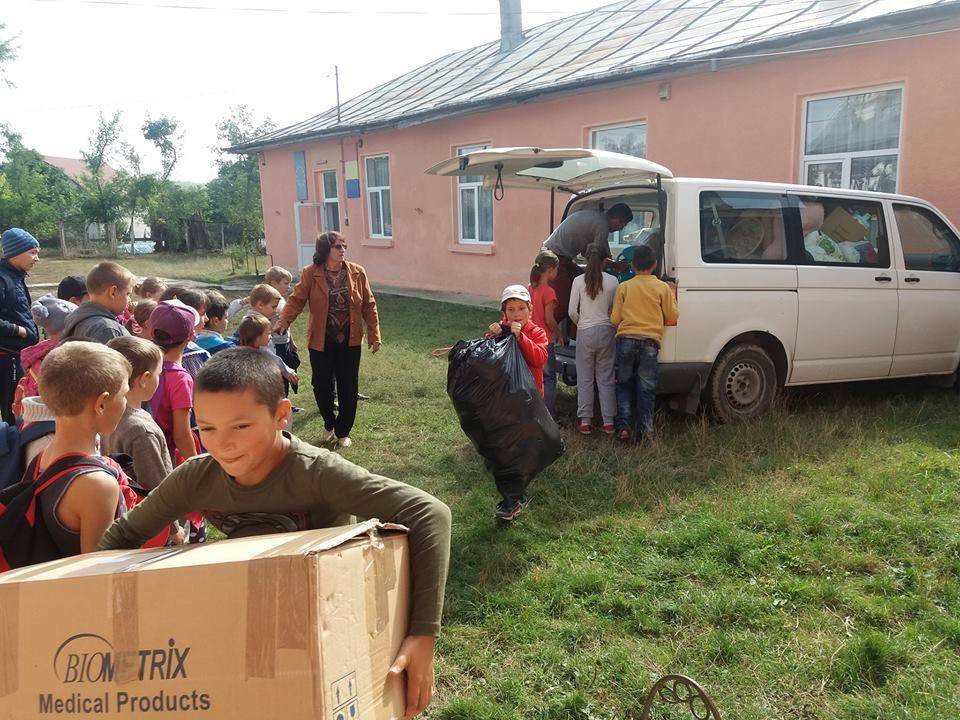 Bucurie pentru copiii din Spineni - Andrieşeni 31102