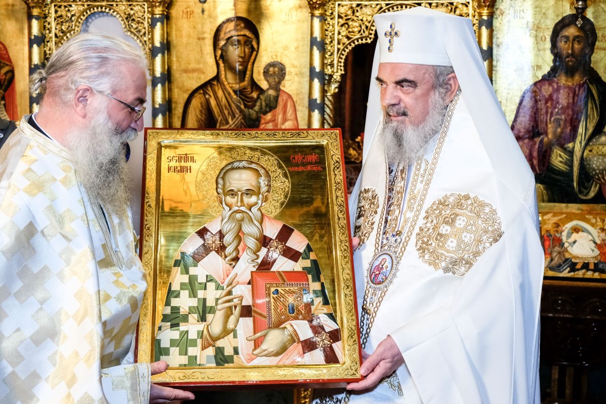 Raclă nouă pentru sfinţii ajutători 31158