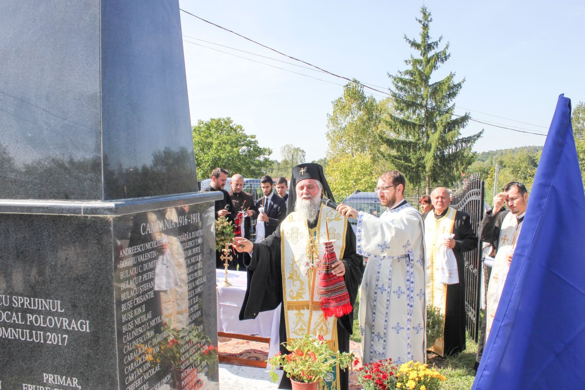 Slujiri arhierești în parohiile Racoviţa şi Rojişte 30953