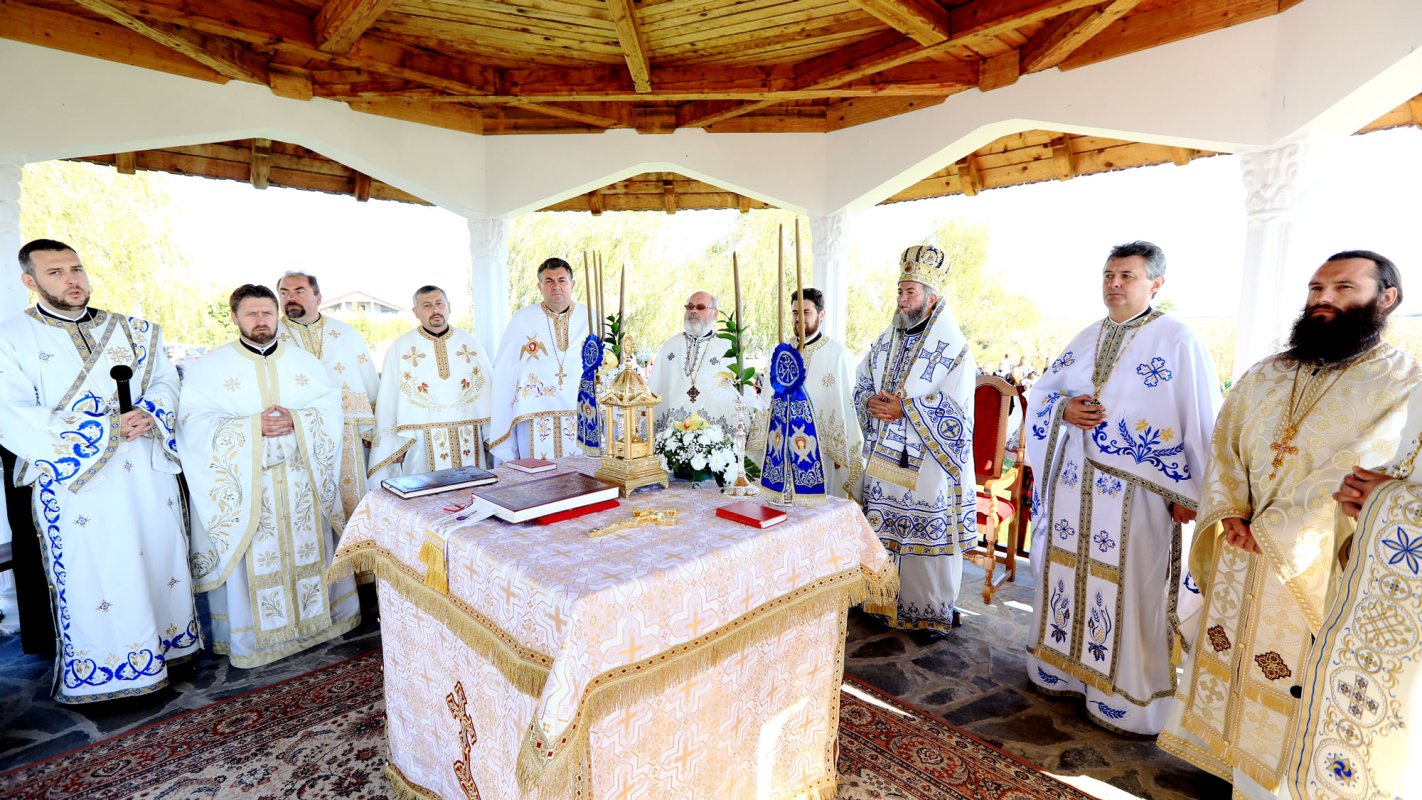 Târnosiri şi hramuri în Duminica a 19-a după Rusalii 30947