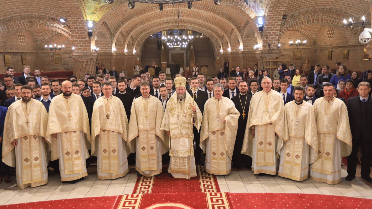 Binecuvântări şi festivităţi la începerea noului an universitar 30849