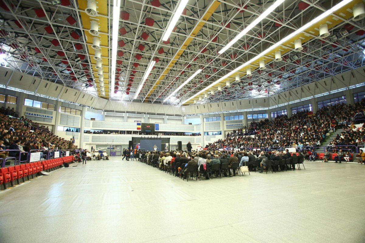 Binecuvântări şi festivităţi la începerea noului an universitar 30855