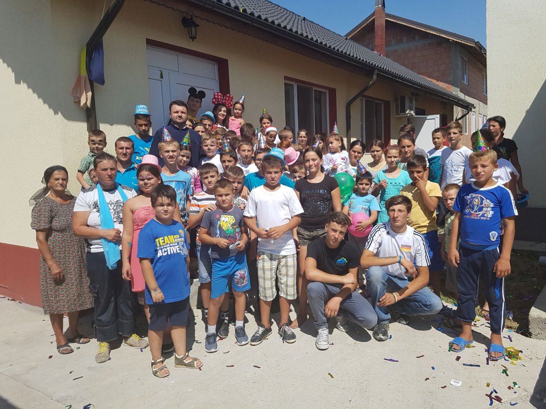 Filantropia, mâna lui Dumnezeu întinsă pe pământ 30884