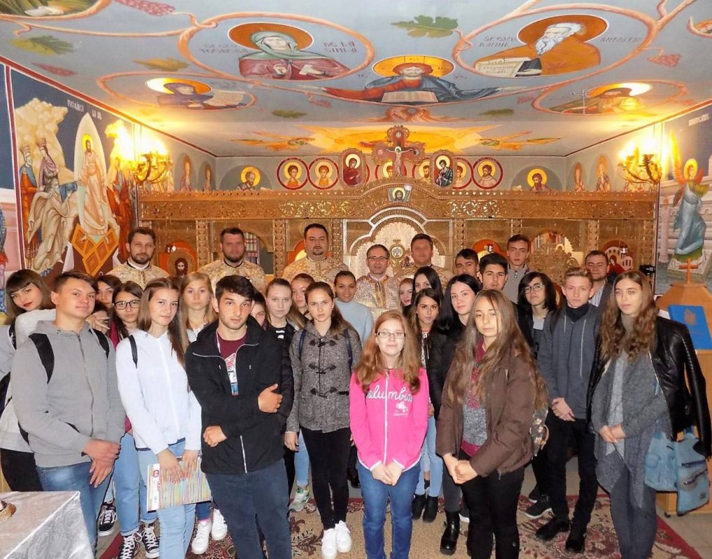 Hramul capelei Colegiului „Mihai Eminescu“ din Bacău 30845