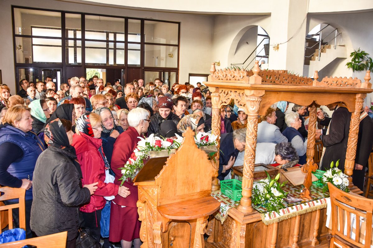 Reșițenii au adus cinstire Maicii Domnului și Sfântului Apostol și Evanghelist Luca 30876
