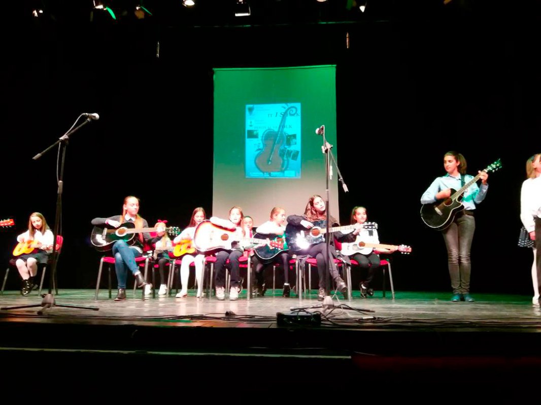 Cursuri de chitară pentru tinerii din Gheorgheni, Harghita 30796