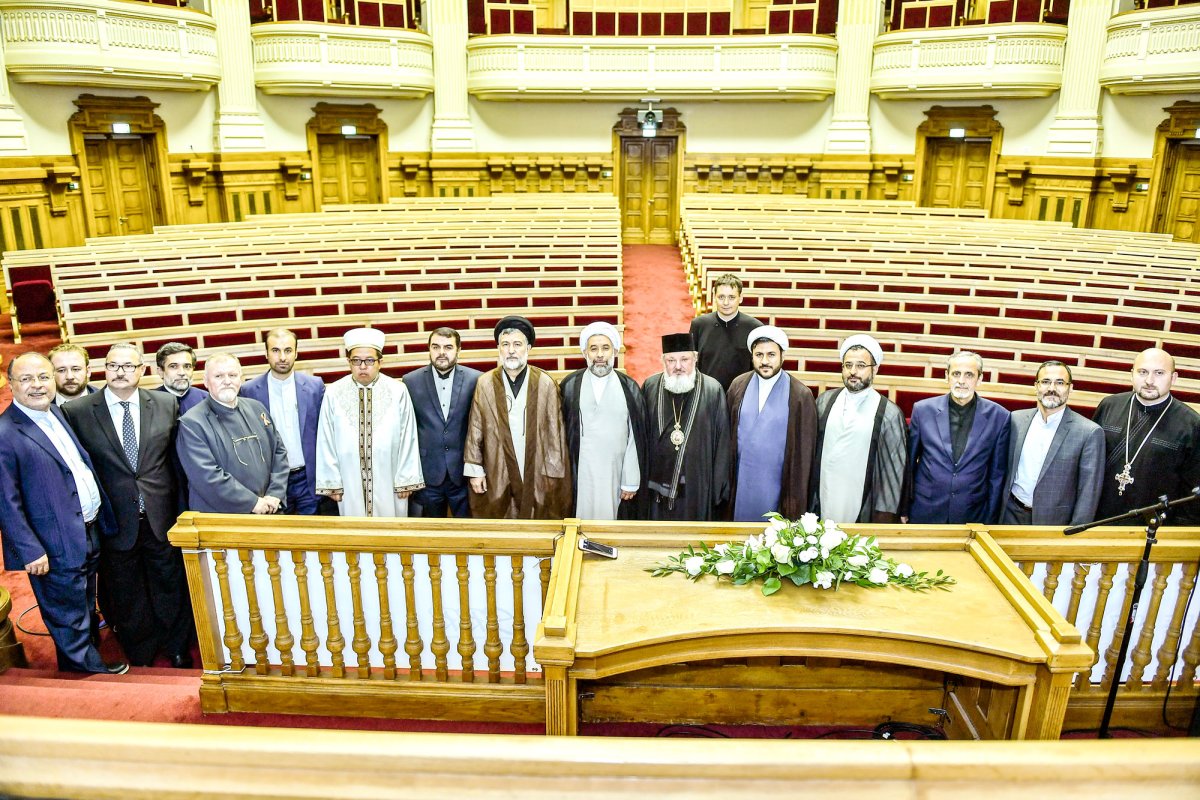 Promovare a dialogului intercultural şi interreligios 30825