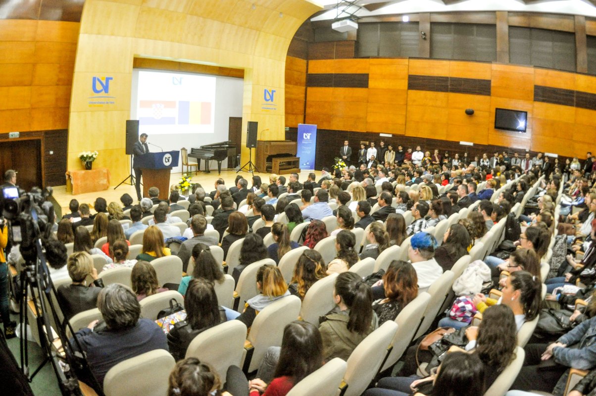 Deschiderea noului an universitar la Timișoara 30746