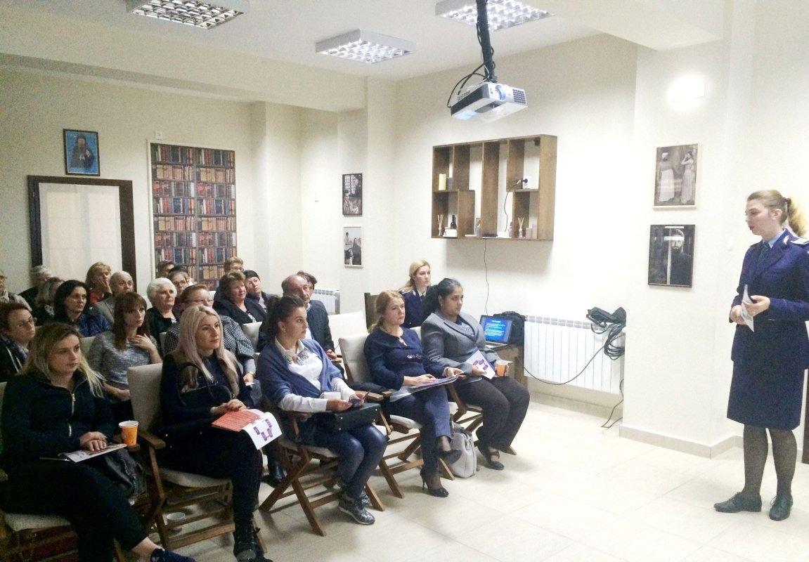 Seminar de prevenire a violenţei domestice, la Deva 30641