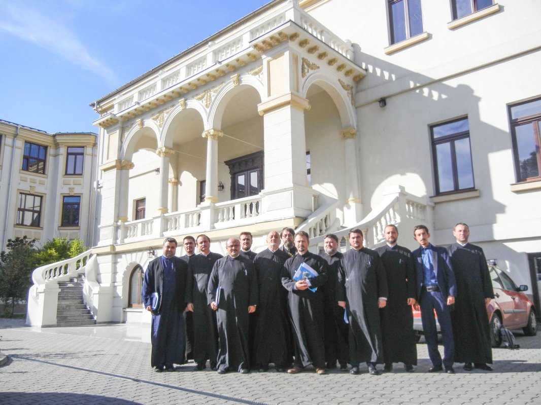 Sesiune de comunicări pentru doctoranzi la Centrul „Bengescu” 30647