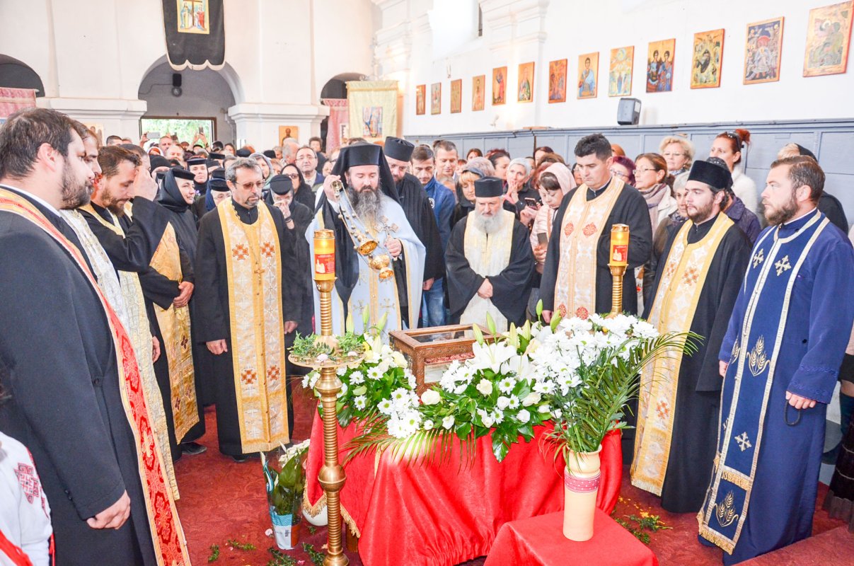 Brâul Maicii Domnului a fost adus la Mănăstirea Partoș 30591
