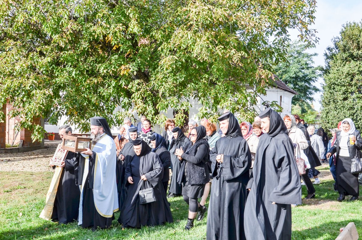 Brâul Maicii Domnului a fost adus la Mănăstirea Partoș 30592