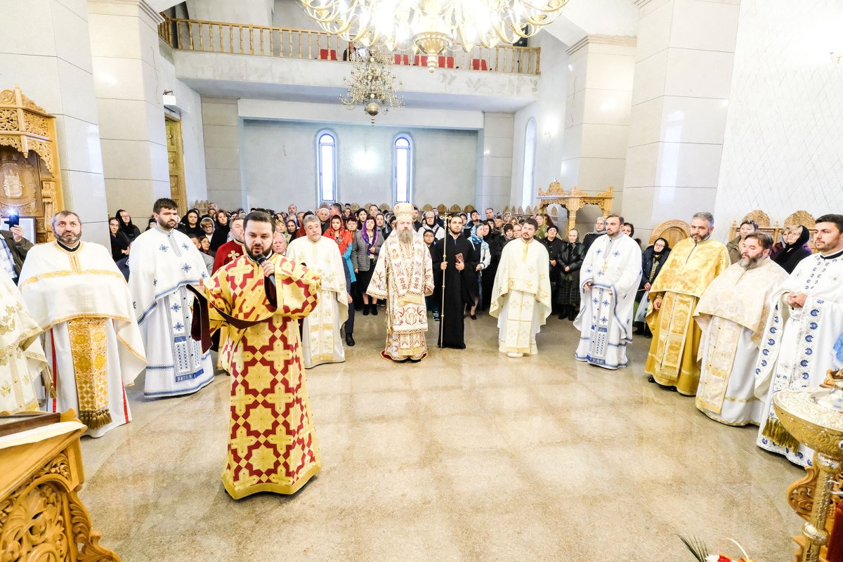 Fapte și rugăciuni împlinite la Parohia Tunari 30602