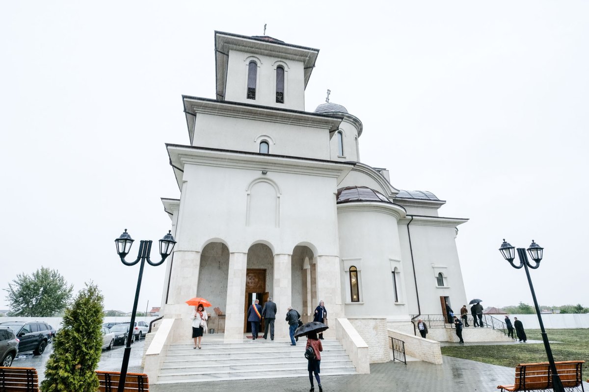 Fapte și rugăciuni împlinite la Parohia Tunari 30604