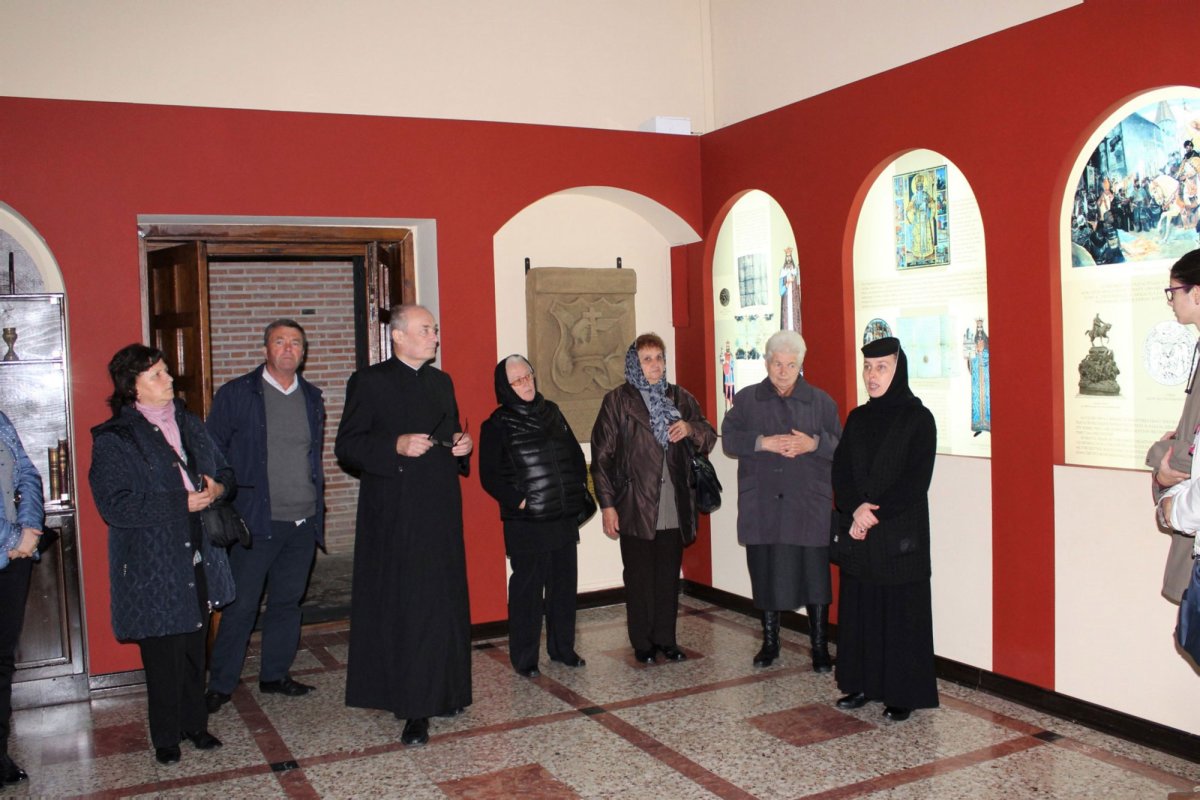 Pelerini clujeni la vechea Curte Domnească de la Târgoviște 30579