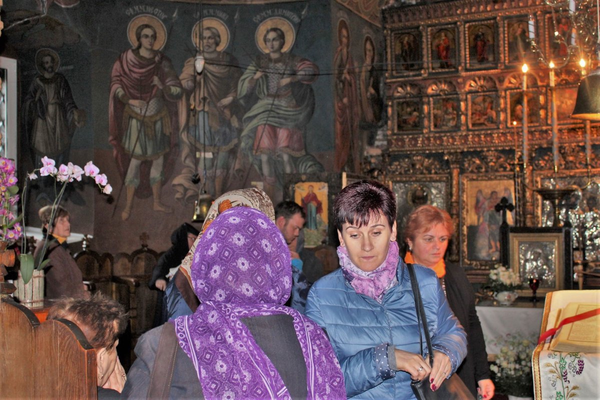 Pelerini clujeni la vechea Curte Domnească de la Târgoviște 30587