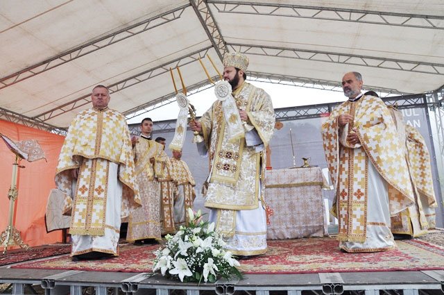 Târnosiri şi binecuvântări arhiereşti în Duminica a 20-a după Rusalii 30521