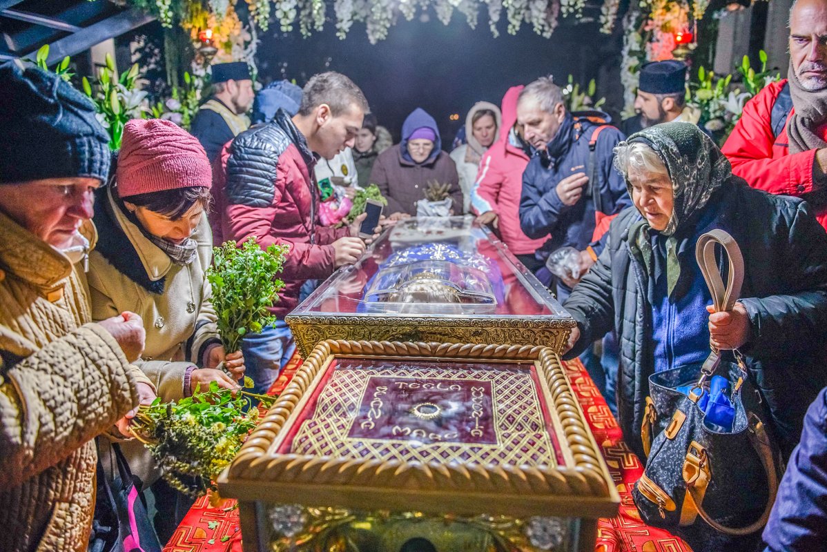 A început pelerinajul la Sfânta Cuvioasă Parascheva de la Iaşi 30496