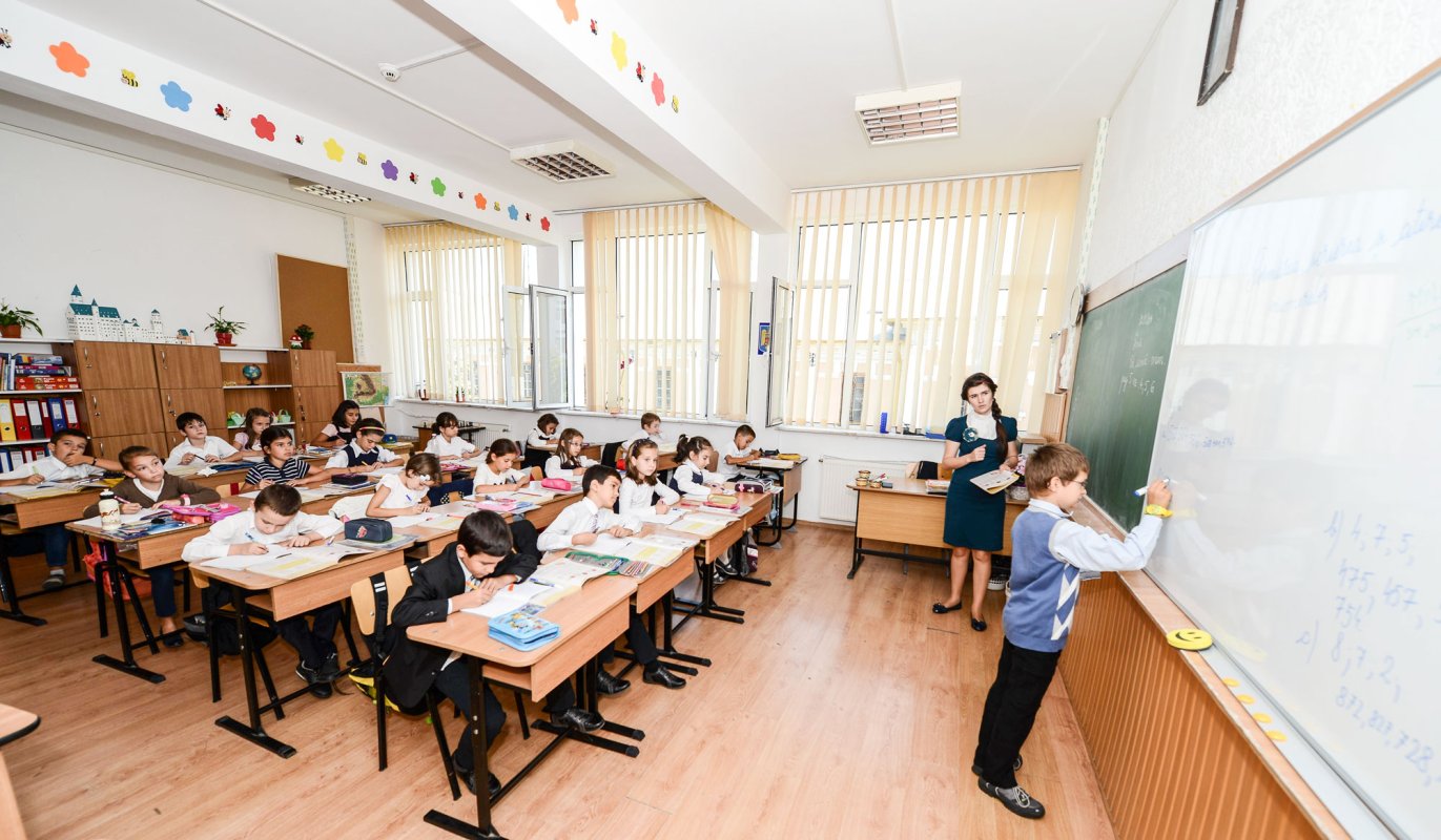 Biserica, şcoala, spitalul – instituţii care se completează, nu se opun 30438