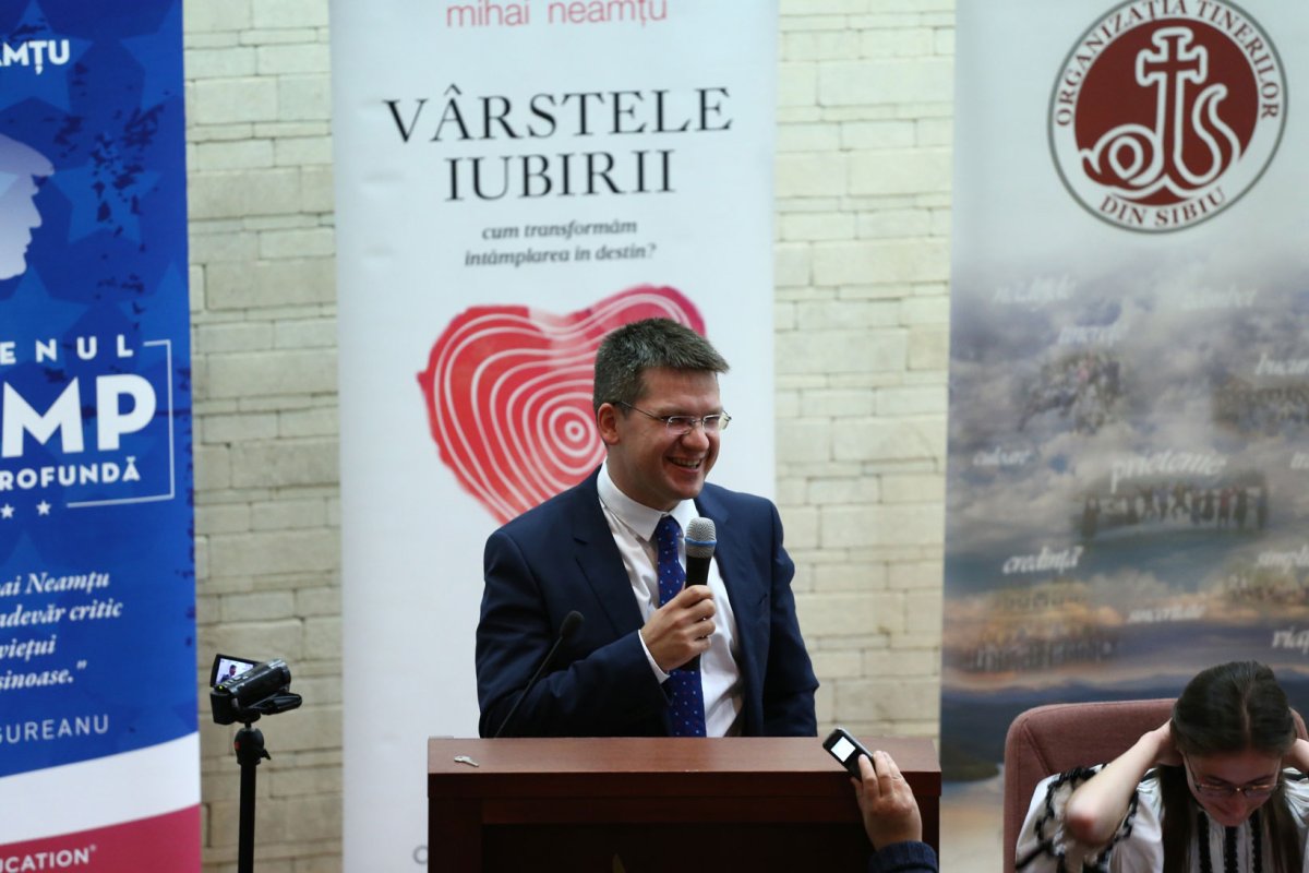 Mihai Neamțu le-a vorbit sibienilor despre „Vârstele Iubirii” 30413