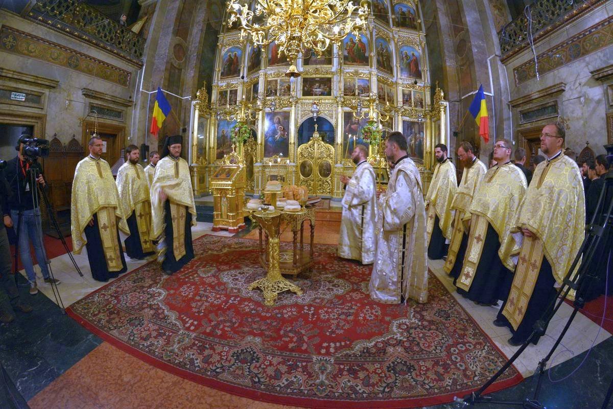 Priveghere în cinstea Sfântului Mare Mucenic Gheorghe 30398