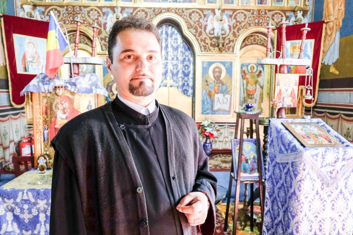 Masă caldă pentru copiii și bătrânii din Alexeni 30378