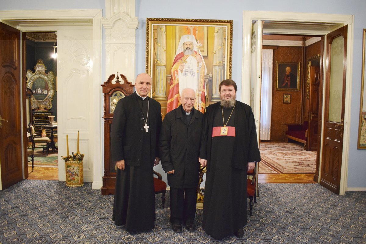 PS Episcop Sofronie a primit vizita Cardinalului Francesco Coccopalmerio 30352